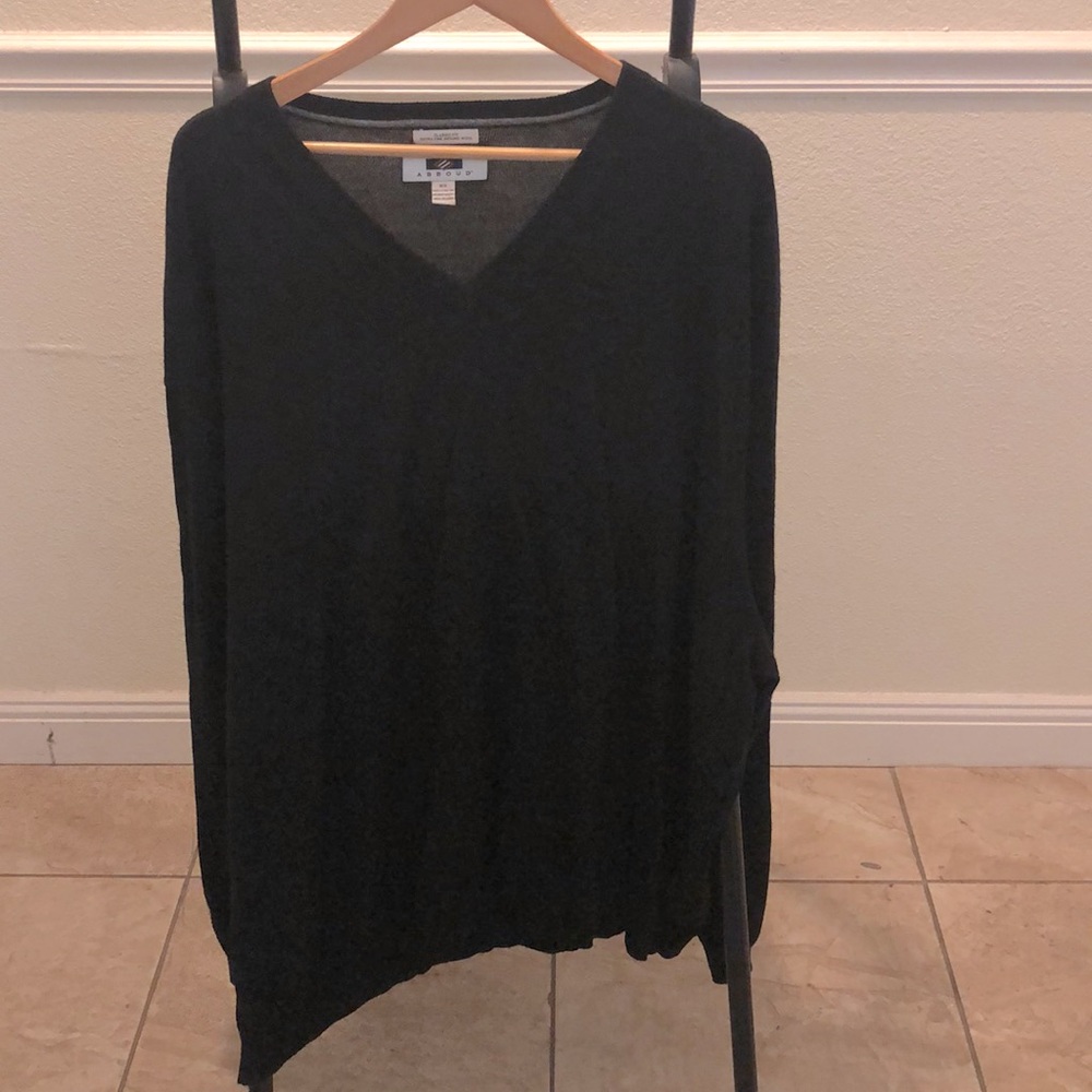Black Long-Sleeve Sweatshirt